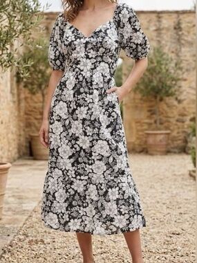 Black & White Silver Metallic Thread Floral Puff Sleeve Midi Dress